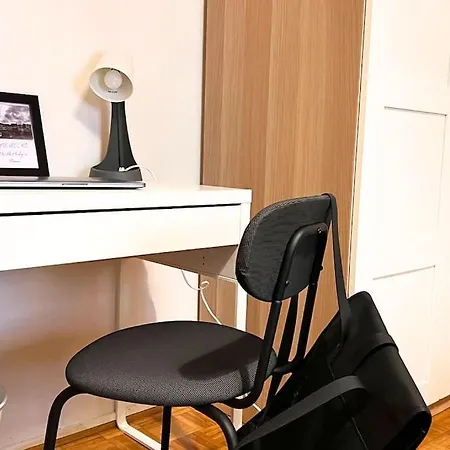 Minutes From Ponte Vecchio Old Town Apartment